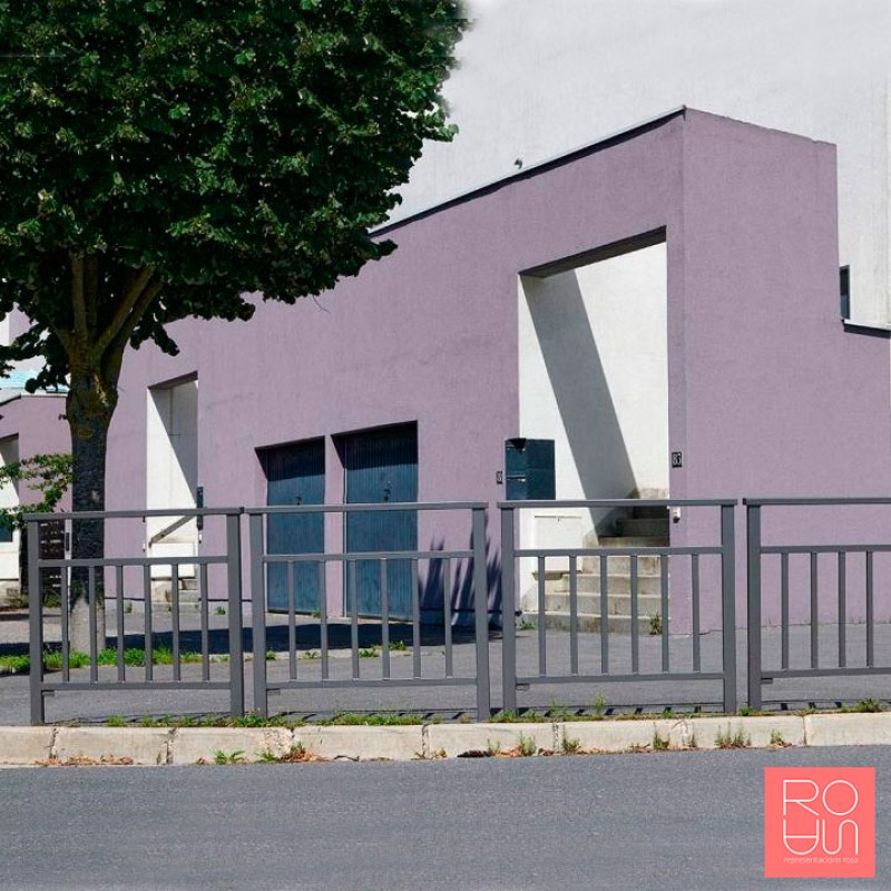 Tanca Venècia amb barrots especial zona escolar